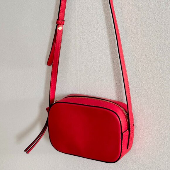 Gap Women's Small Red Faux Leather Crossbody Bag with Adjustable Shoulder Strap - Picture 3 of 7